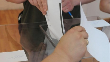 Кой ще спечели изборите? Ще го решат колебаещите се