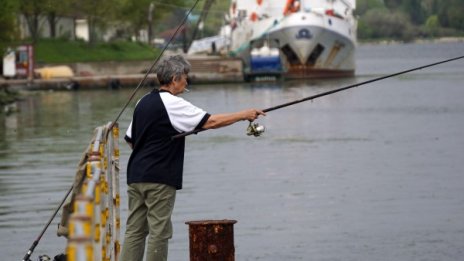 Гърция с нова забрана, погва българските рибари