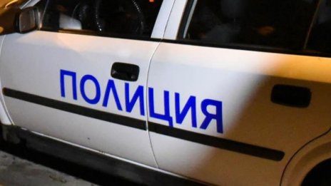 Откриха 28 нелегални мигранти в горящ камион край Резово