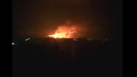 Пожар бушува в оръжеен склад в Източна Украйна