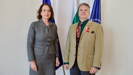 Надежда Нейнски и Мартин Макдауъл обсъдиха трудната ситуация в Близкия изток и Иран