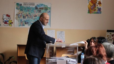 Томислав Дончев гласувал за идея, обединяващи българите