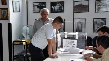 Прихванаха неграмотен председател на СИК в Петрич