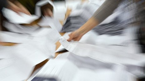 Прогноза: ГЕРБ ще управлява с Патриотите и "Воля"