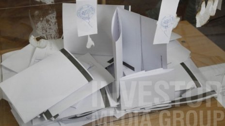 Мажоритарно ли? 10/10 и 15/15 масово пренареждат листи