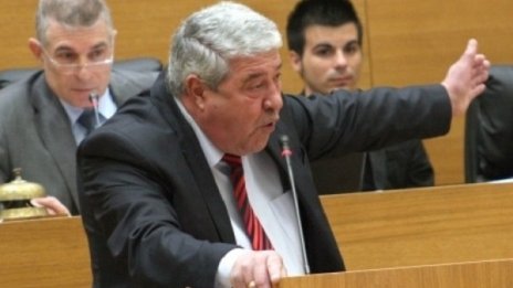 11/11 изстреля Спас Гърневски към НС