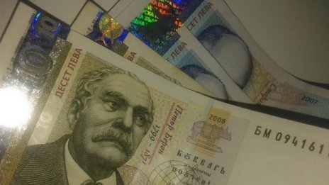 63-годишна "улови" апаши... с 14 бона до контейнер