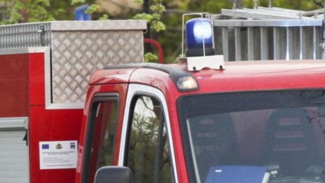 Пожар в храм в Белене, искра попаднала в съд с восък