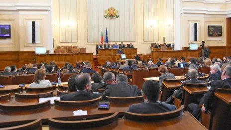 Избрани за депутати се отказват от парламента