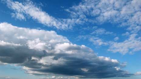 Понеделникът започва със слънце, ще завърши с дъжд