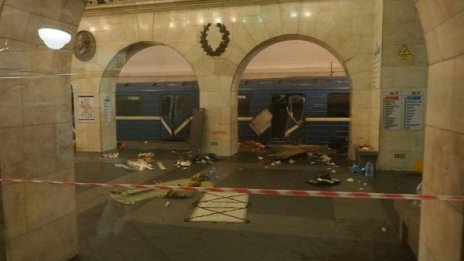 Тръмп звънна на Путин: С Вас сме в трагедията!