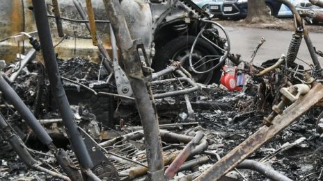 Три коли изгоряха тази нощ в Бургас