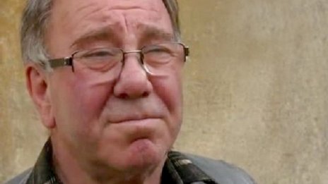 Ергенът с 12-те милиона спрял цигарите. Вместо тях – билетчета!