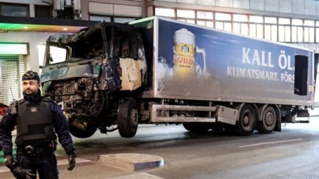 Двама души са арестувани за атентата в Стокхолм