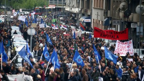 Вълчи вой в Сърбия: Поредна нощ на протести