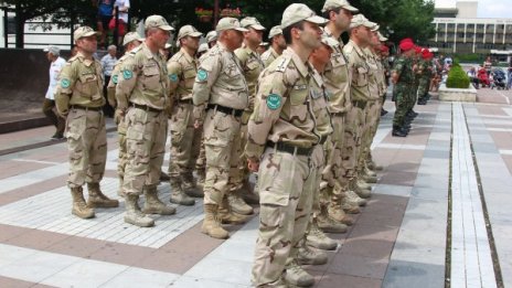 Военните ни на ръба, изпълняват задълженията си, но как?