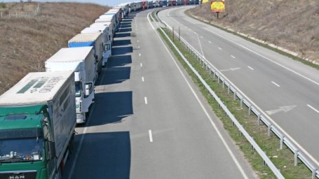 3 км колона от ТИР-ове на "Капитан Андреево"