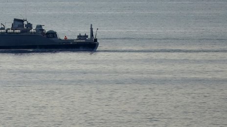 Руски кораб с 12-членен екипаж потъна в Черно море 