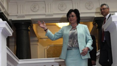 Корнелия Нинова не вярва 44-ото НС да изкара пълния си мандат