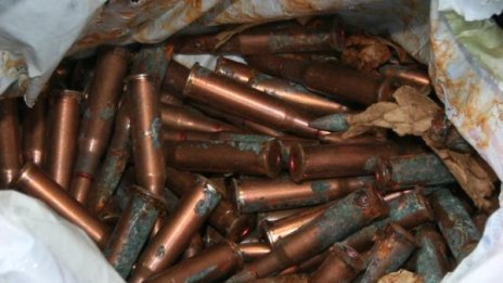В Сърбия спипаха камион от България пълен с боеприпаси