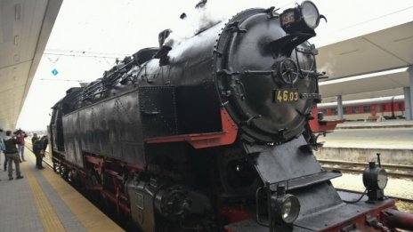 Пуф-паф! БДЖ с атракционен влак и на Гергьовден