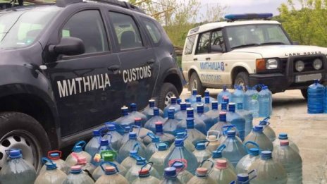 Митничари хванаха над 170 л домашна ракия край Белоградчик
