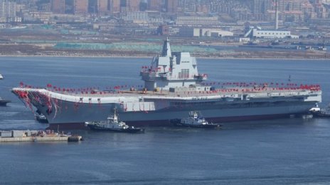 Китай пусна на вода първия самолетоносач, разработен там
