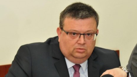 Цацаров поиска имунитета на трима депутати