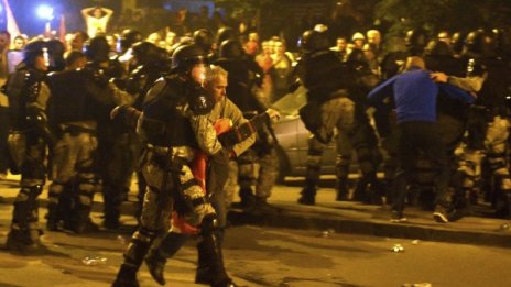 Македония след сблъсъците: 83 са ранени, 8 - задържани