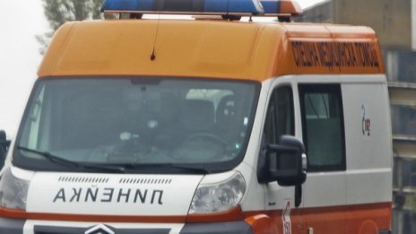 От ревност: Съпруг наръга жена си в Бургас