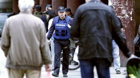 Намериха бомба в парламента на Македония