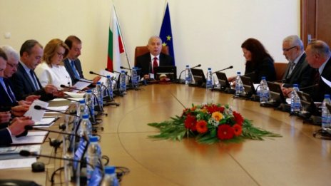 Правителството да работи със служебните зам.-министри!?