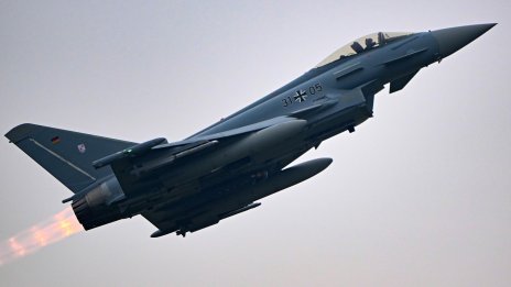 Европейският Eurofighter може скоро да лети за Бангладеш