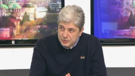 Човек на ГЕРБ или на патриотите? Не, Димов е експерт!  