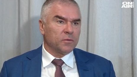 Марешки ще крепи стабилността, но видя сделка за кабинета