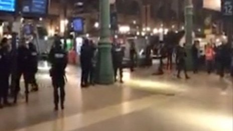 Френската полиция евакуира Северната гара в Париж