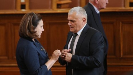Новият МВР шеф изпрати с благодарност заместник-министри