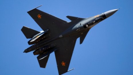 Руски изтребител прехванал US самолет над Черно море