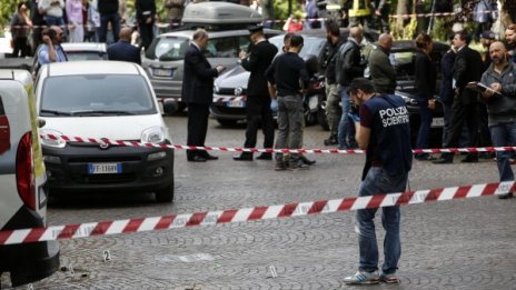 Две са били взривните устройства, избухнали в Рим