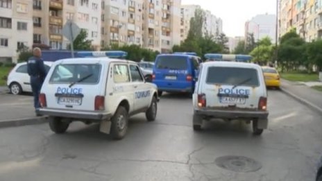 Екшън в "Надежда": Маскирани биха и стреляха по младеж
