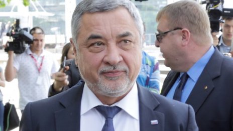 Жертви сме на лов на фашисти, оплака се Симеонов