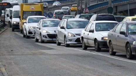 Шест са офертите за изграждане на тол системата
