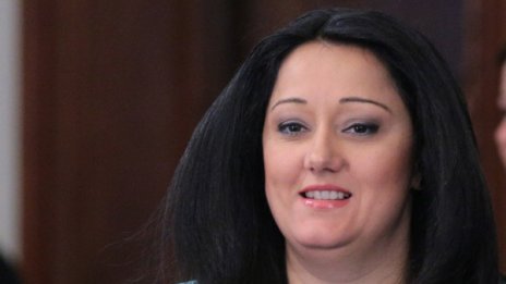 До средата на 2018-а Павлова – евроминистър. После: Ще мисля!