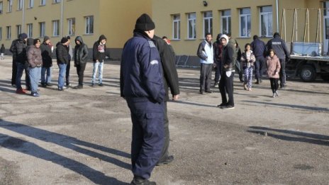 Вкараха банда от шестима каналджии в ареста 