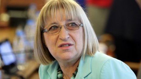 Цачева има вече двама заместници
