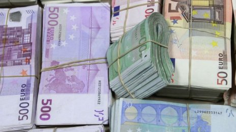 10 000 евро в плик на улицата за... ало апашите