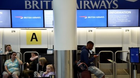 Самолетите на British Airways ще летят "почти нормално"