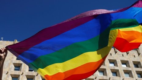 От Чечения до Франция: Нов живот за хомосексуалист