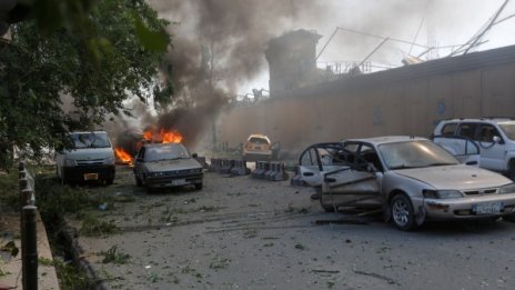 Най-малко 80 загинали и 350 ранени при атентата в Кабул