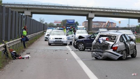 Жертвите по пътищата ни – растат! Пик сред загиналите деца
